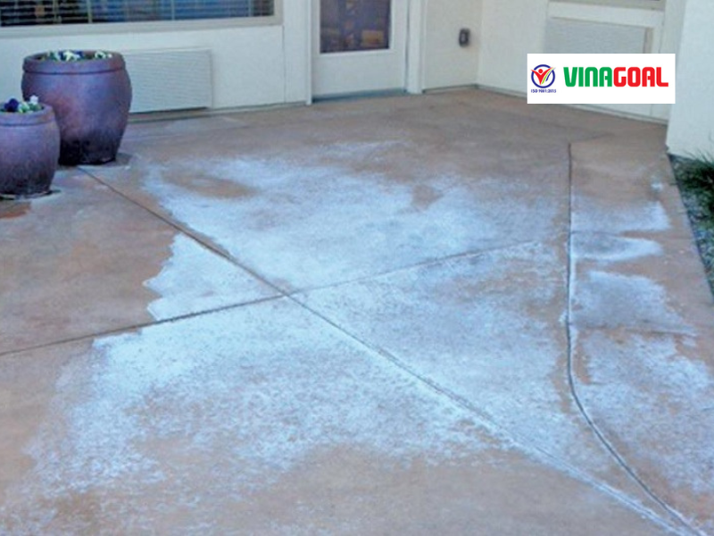 Nguyên nhân nền xi măng bị bụi